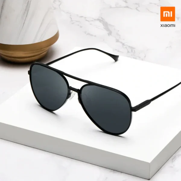 Mi Polarized Navigator Sunglasses - Gray